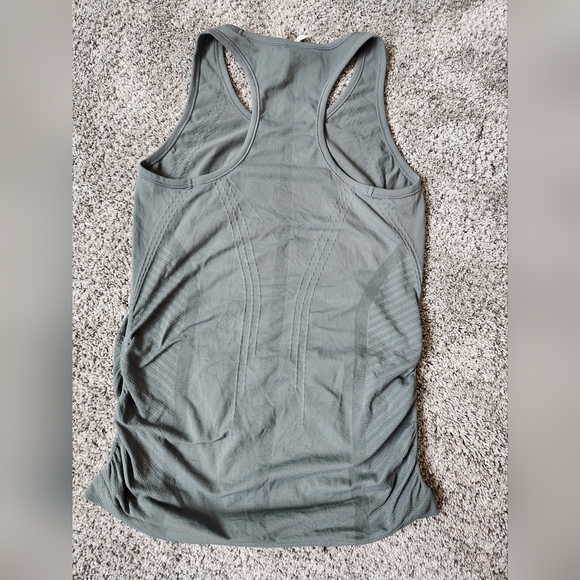 Athleta Speedlight tank in light grey - Picture 2 of 3